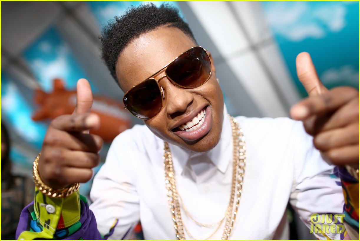 Silento Performs 'Whip/Nae Nae' at Kids' Choice Awards 2016 - Watch Now!