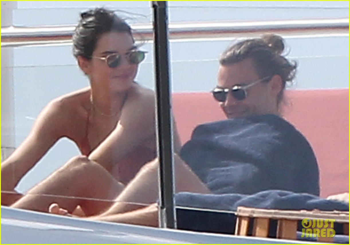 Harry Styles Falls Victim to iCloud Hack, Photos Leaked from Vacation with Kendall Jenner
