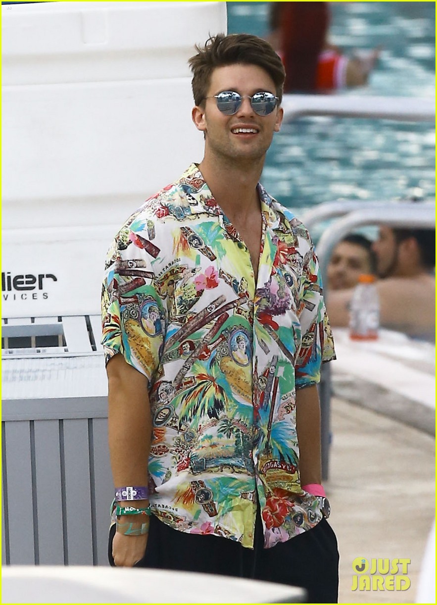 Taylor Lautner & Patrick Schwarzenegger Celebrate World Water Day With Generosity Water