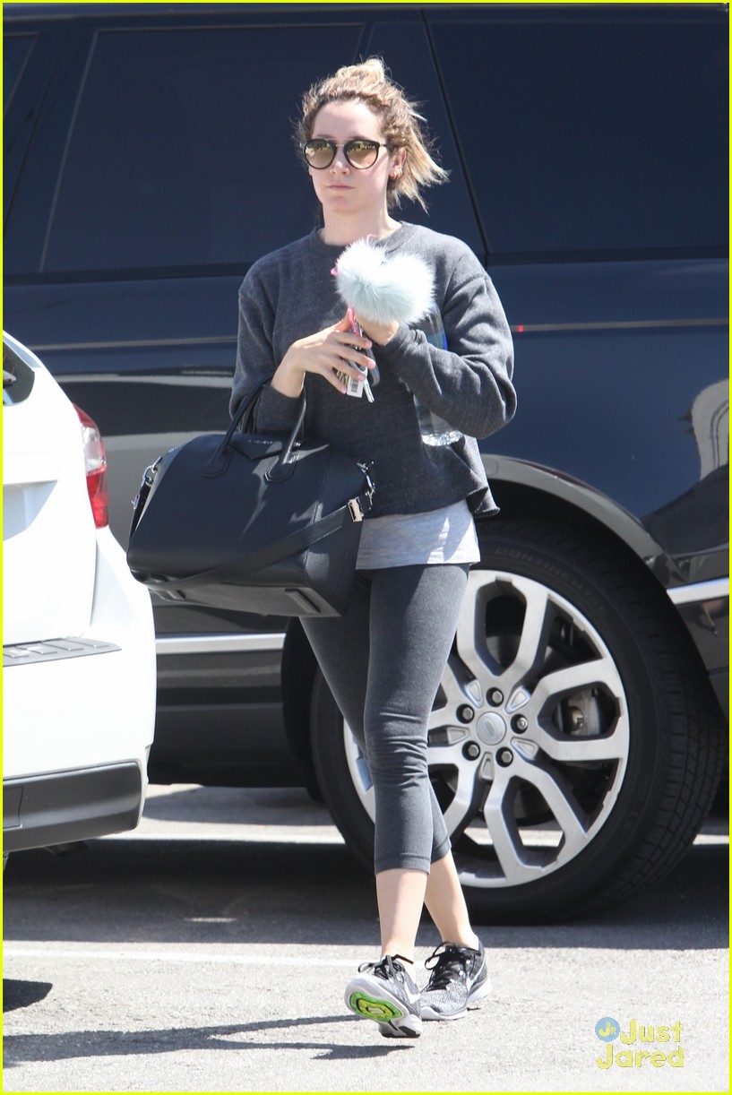 Ashley Tisdale Goes Lighter For Spring; Shows Off Glam Shot of New Cosmetics Line