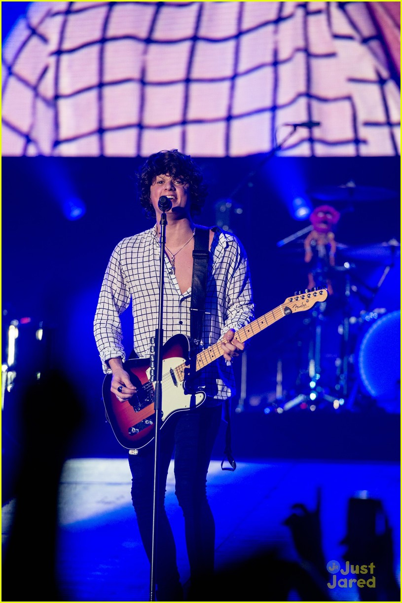 Connor Ball Uses Hoverboard During The Vamps Tour Opener After Knee Surgery