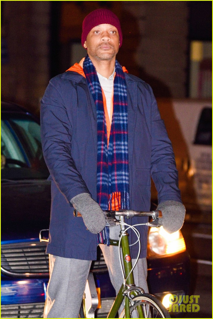Willow Smith & Her Parents Pay a Visit to Broadway!