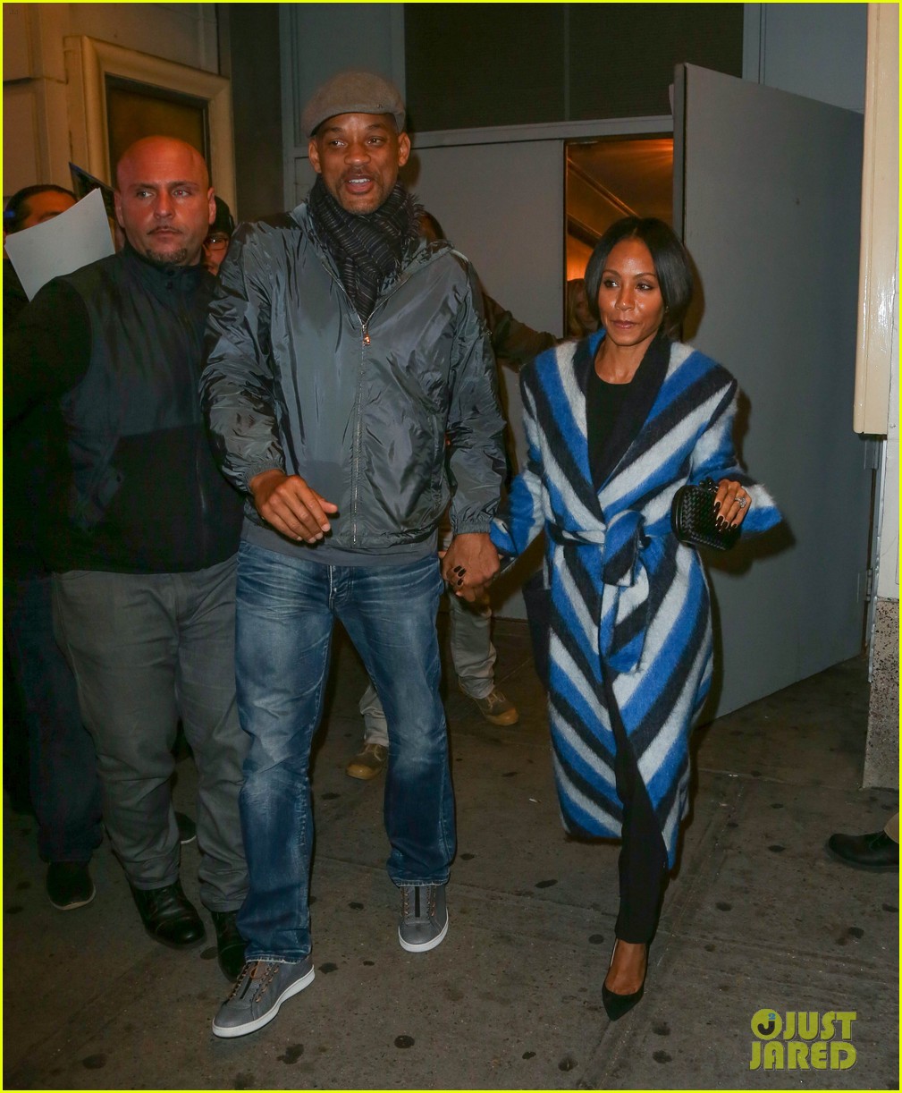 Willow Smith & Her Parents Pay a Visit to Broadway!