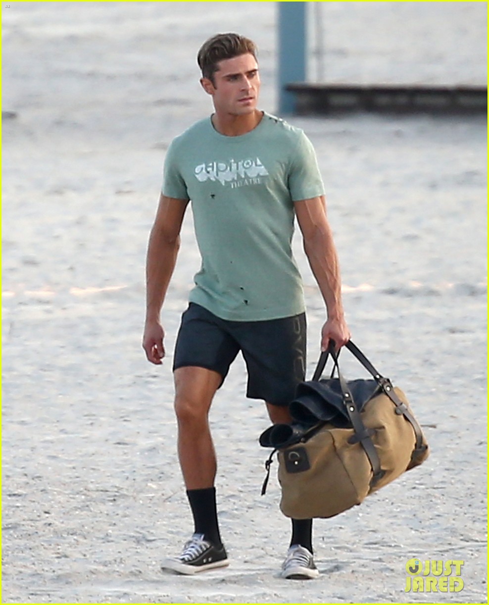 Zac Efron Look Super Tan on the 'Baywatch' Set!
