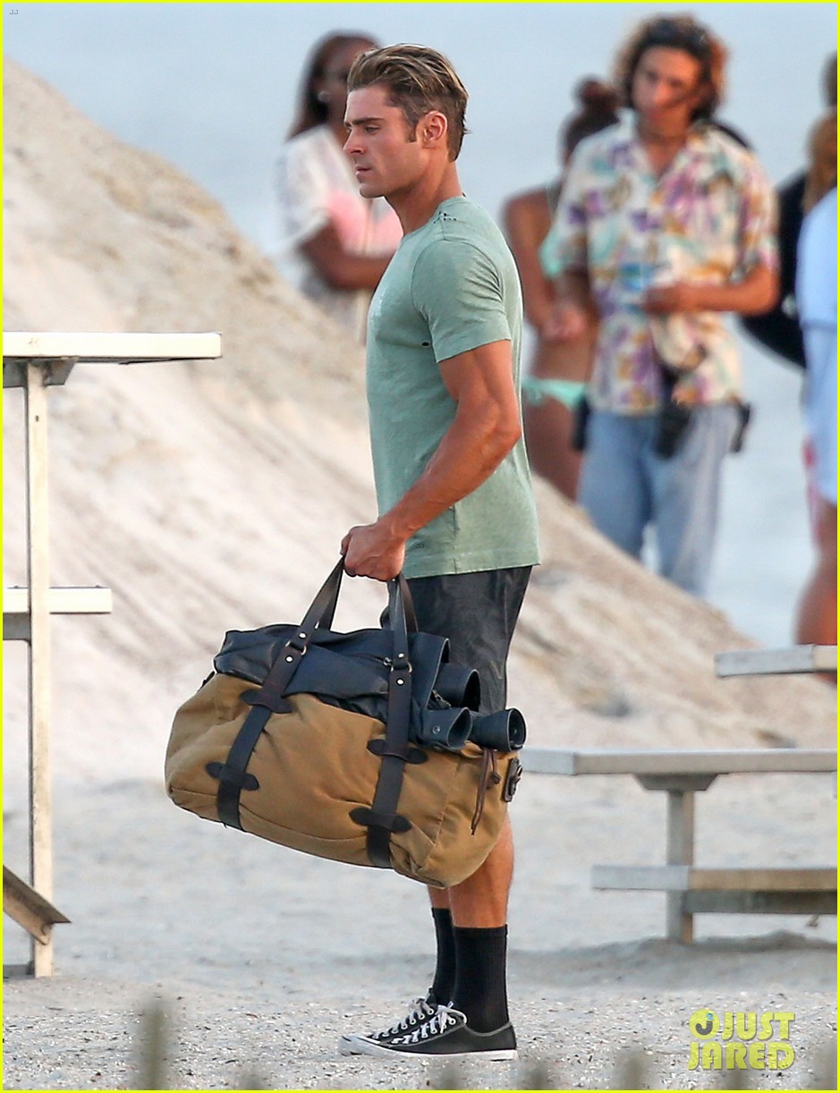 Zac Efron Look Super Tan on the 'Baywatch' Set!