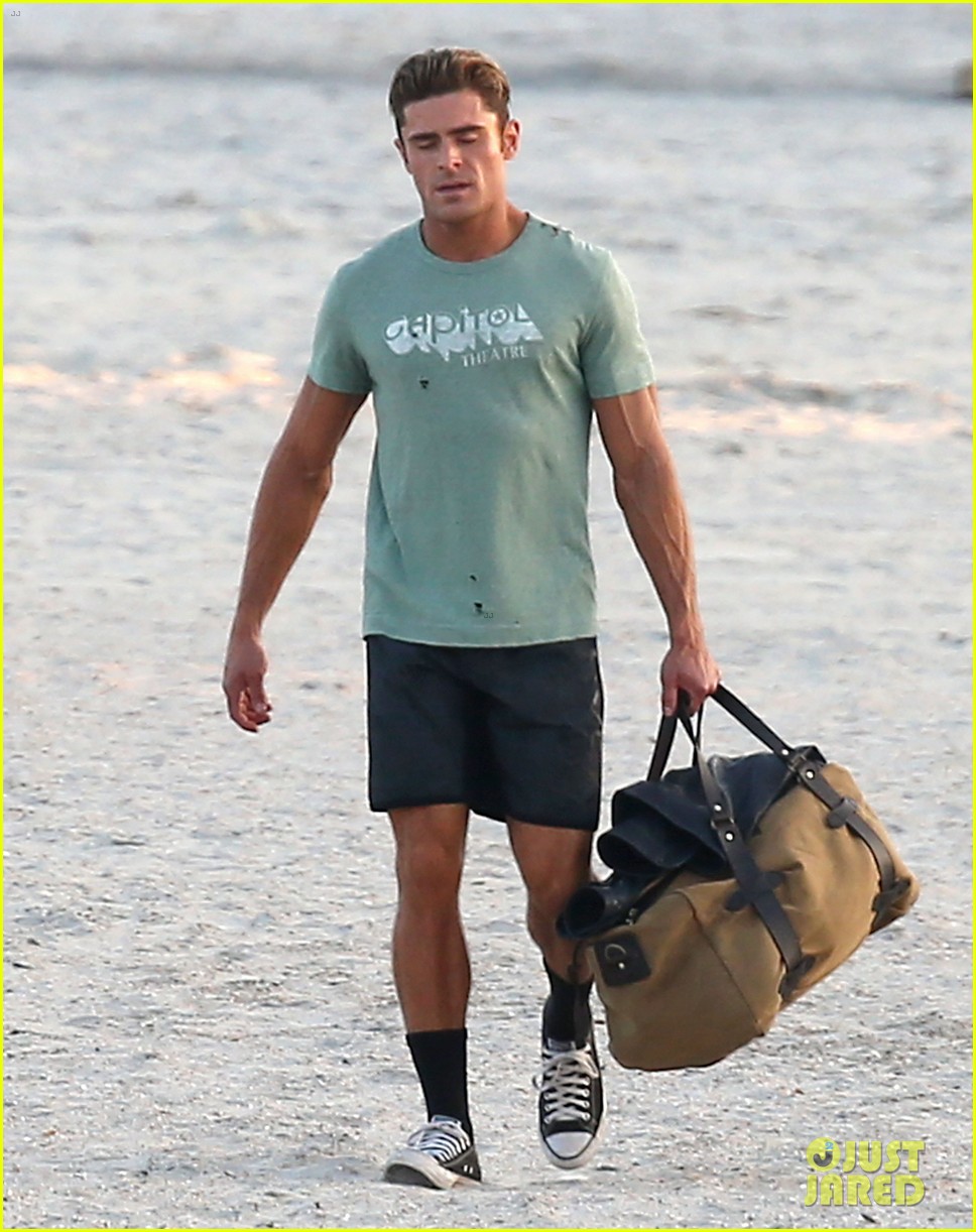 Zac Efron Look Super Tan on the 'Baywatch' Set!