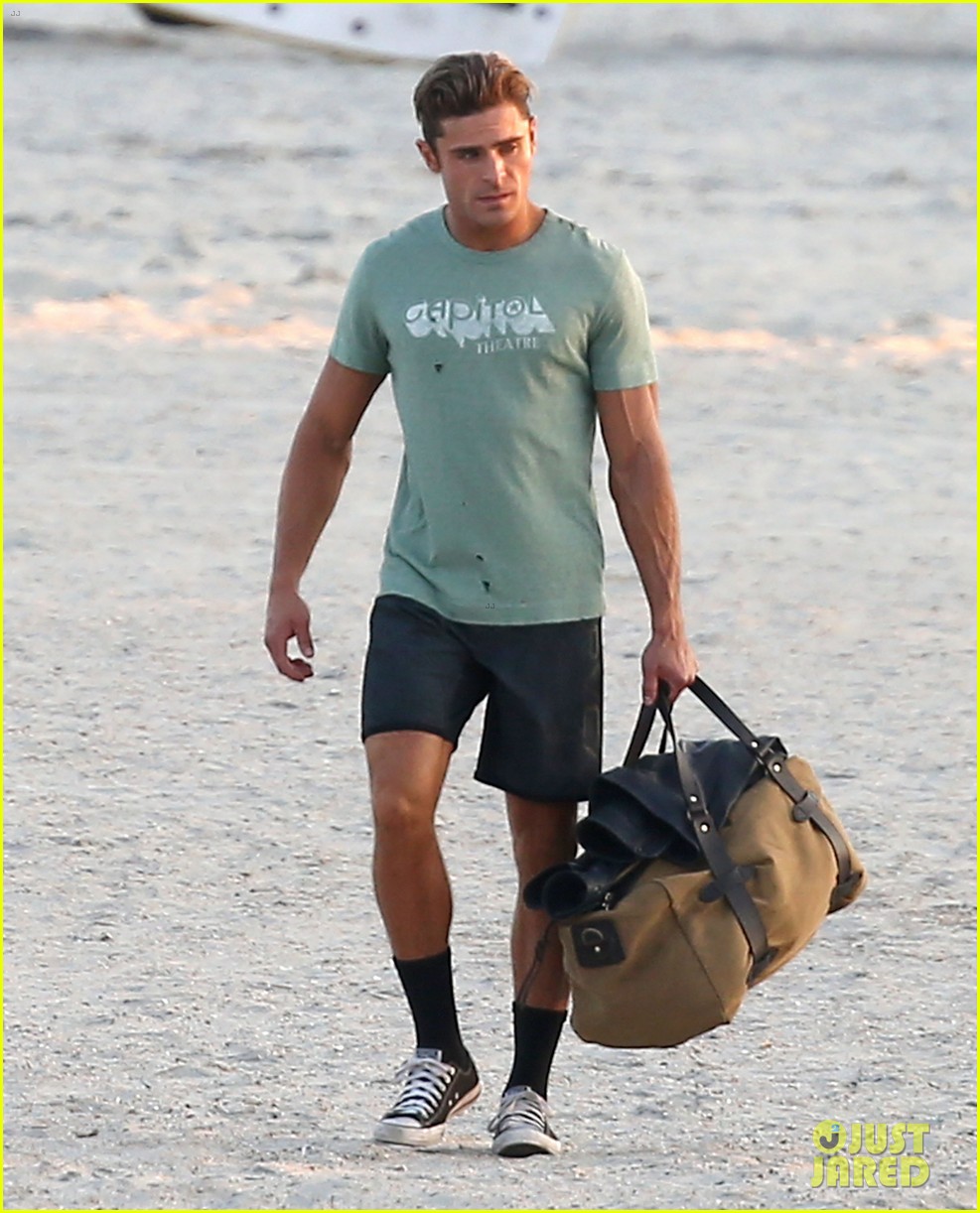 Zac Efron Look Super Tan on the 'Baywatch' Set!