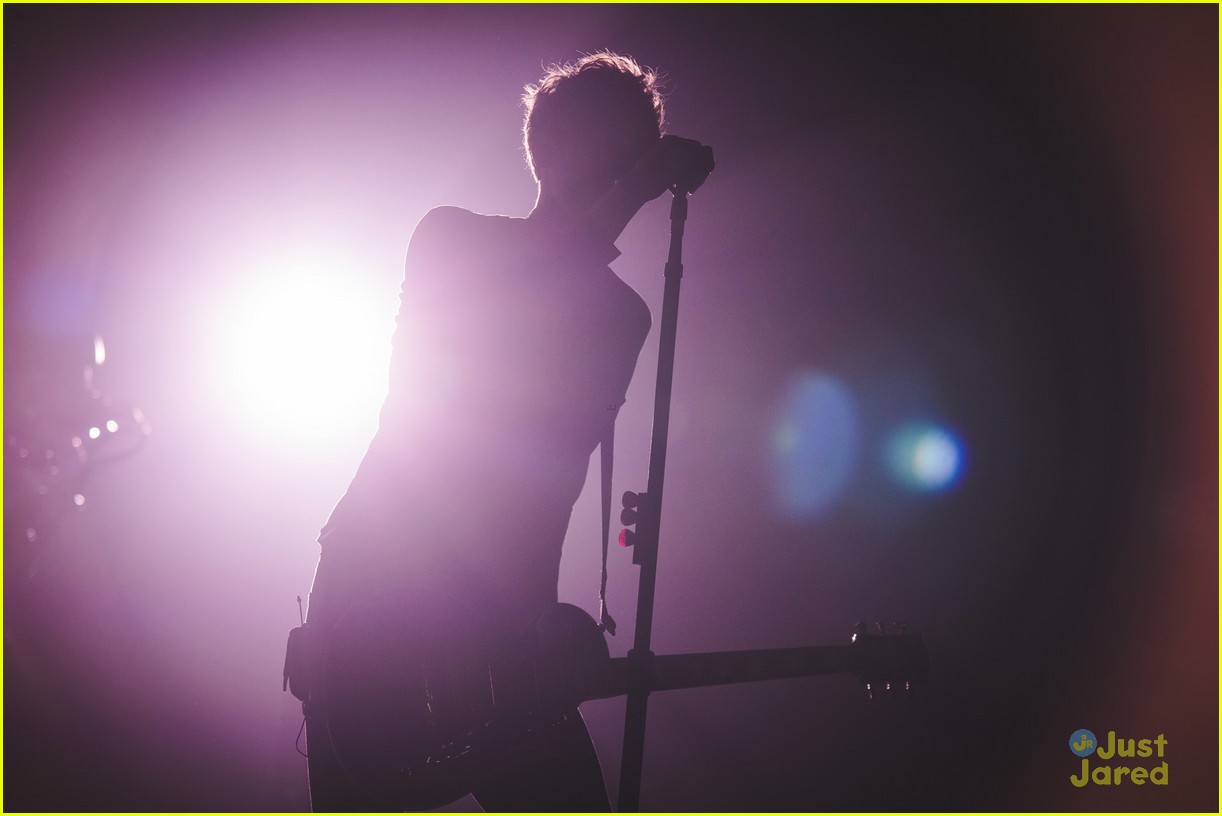 5 Seconds of Summer Play Sheffield On 'Sounds Live Feels Live' Tour (Pics)