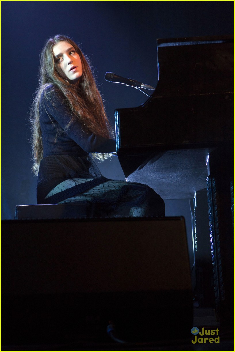 Birdy Sometimes Tires Of Playing 'Skinny Love'