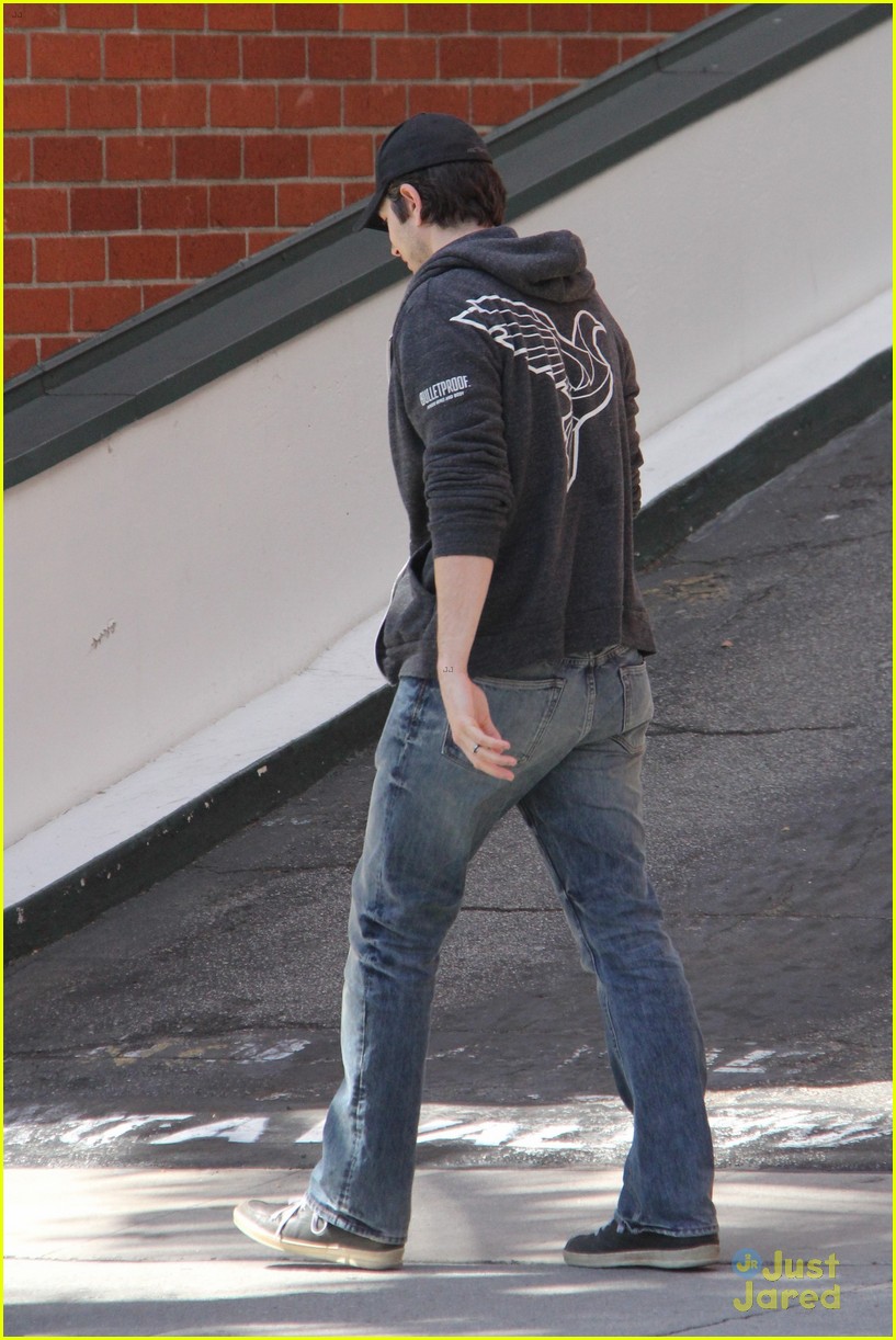 Legends of Tomorrow's Brandon Routh Enjoys Day Off in L.A.