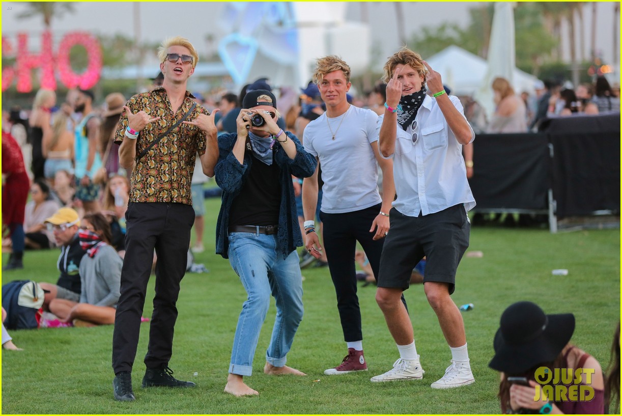 Cody Simpson Hangs With Gorgeous Girls at Coachella 2016