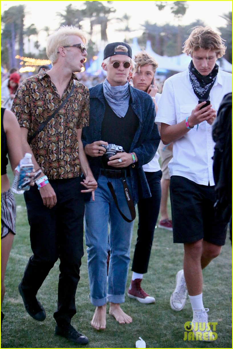 Cody Simpson Hangs With Gorgeous Girls at Coachella 2016