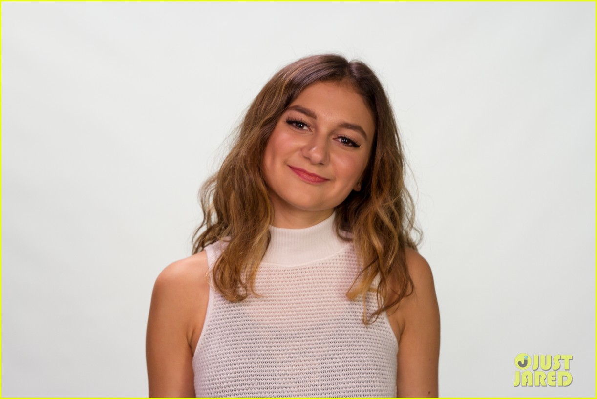 Daya Joins The Chainsmokers for 'Don't Let Me Down' Music Video - Watch Now!