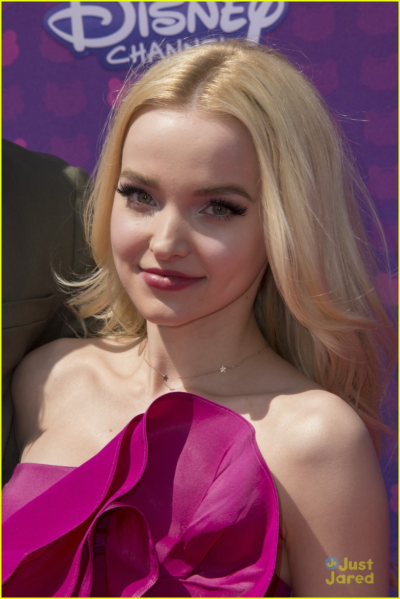 Dove Cameron & Fiance Ryan McCartan Join 'Liv & Maddie' Cast at RDMA 2016