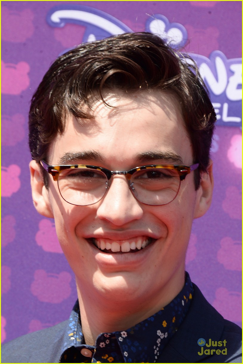 Dove Cameron & Fiance Ryan McCartan Join 'Liv & Maddie' Cast at RDMA 2016