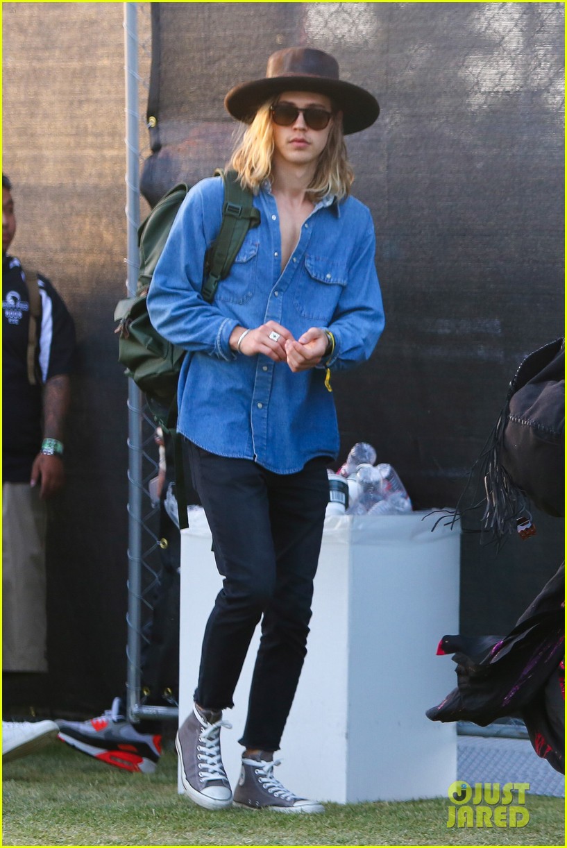 Vanessa Hudgens Hits Coachella 2016 with Boyfriend Austin Butler