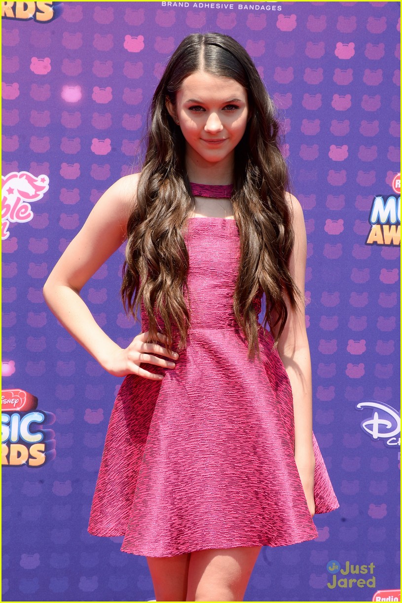 Isabela Moner & Jace Norman Make Red Carpet Debut at RDMA 2016