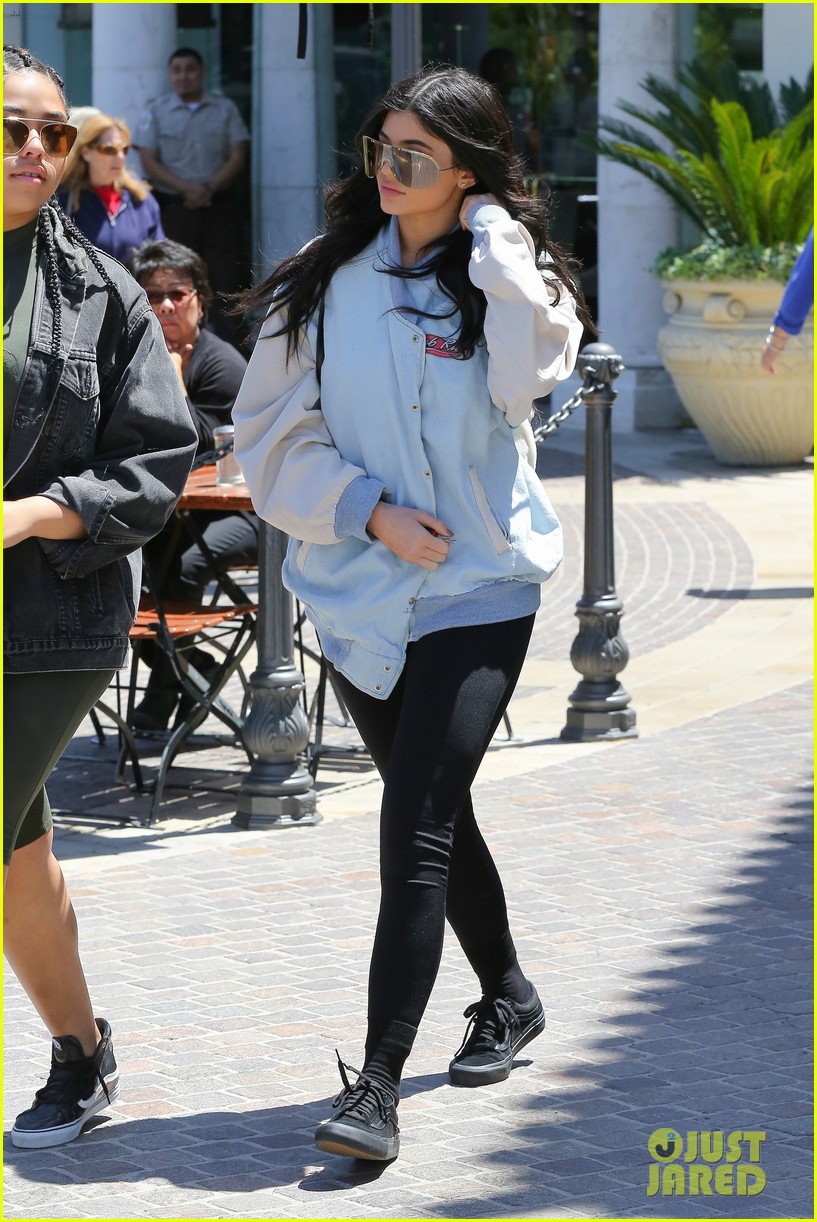Kylie Jenner Thanks Her Fans For All Their Support