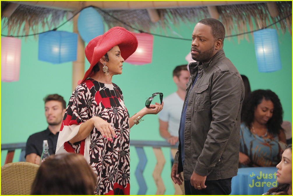 K.C. Reunites Her Mom With Her Sister on Tonight's 'K.C. Undercover'