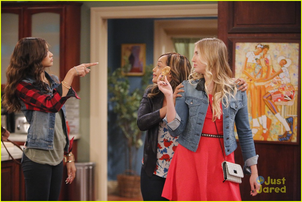 K.C. Reunites Her Mom With Her Sister on Tonight's 'K.C. Undercover'