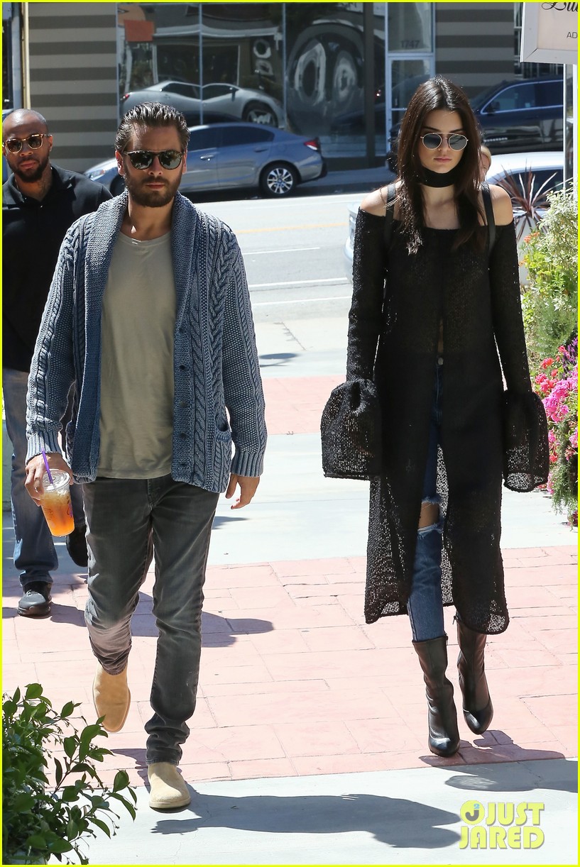 Kendall Jenner Snapped a Photo With Her Own Billboard