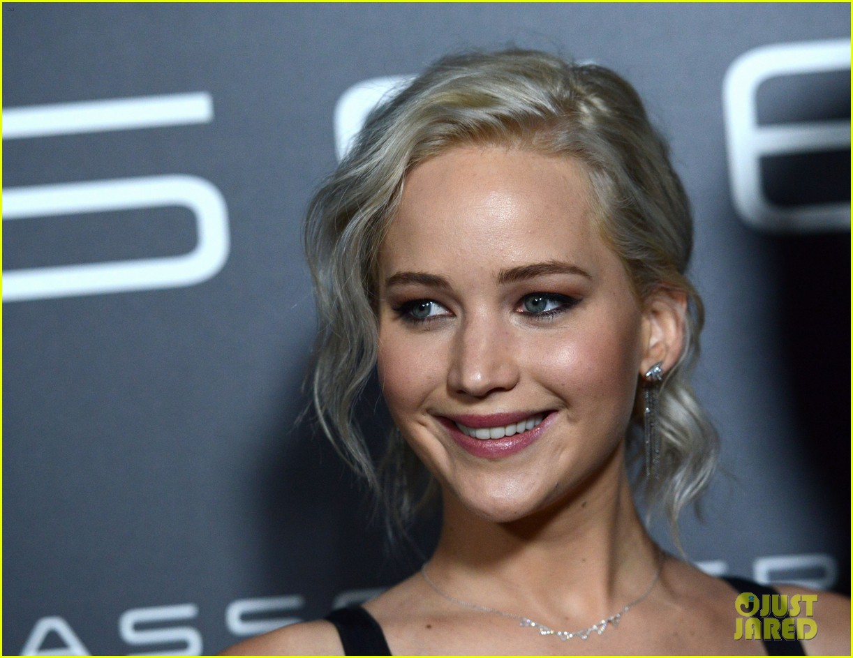Jennifer Lawrence Is Very Serious About Being Proud Of 'Passengers'!