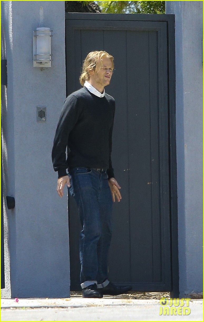 Liam Hemsworth Emerges Solo in Studio City