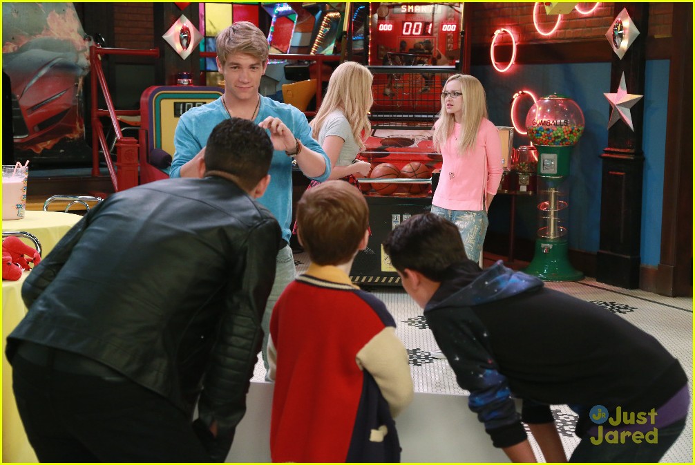 Parker, Dump Truck & Evan Work Together To Break A Record on 'Liv & Maddie' Tonight