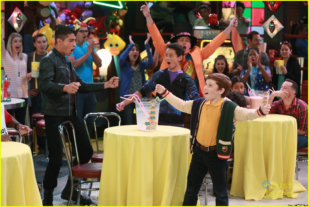 Parker, Dump Truck & Evan Work Together To Break A Record on 'Liv & Maddie' Tonight
