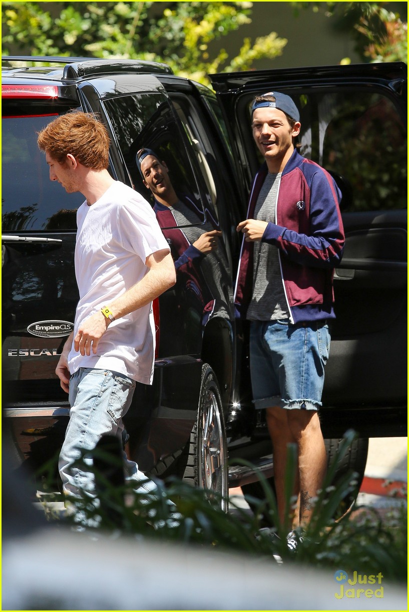 Louis Tomlinson & Danielle Campbell Step Out After Becoming Instagram Official