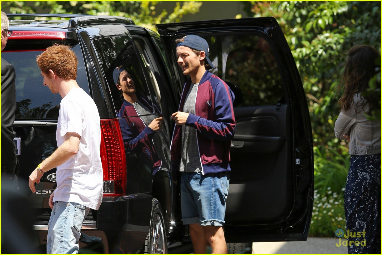 Louis Tomlinson & Danielle Campbell Step Out After Becoming Instagram Official
