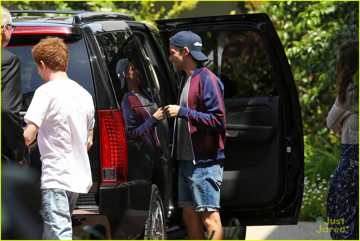 Louis Tomlinson & Danielle Campbell Step Out After Becoming Instagram Official