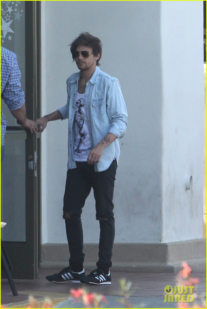 Louis Tomlinson's Mom Posts Adorable Photos of Freddie