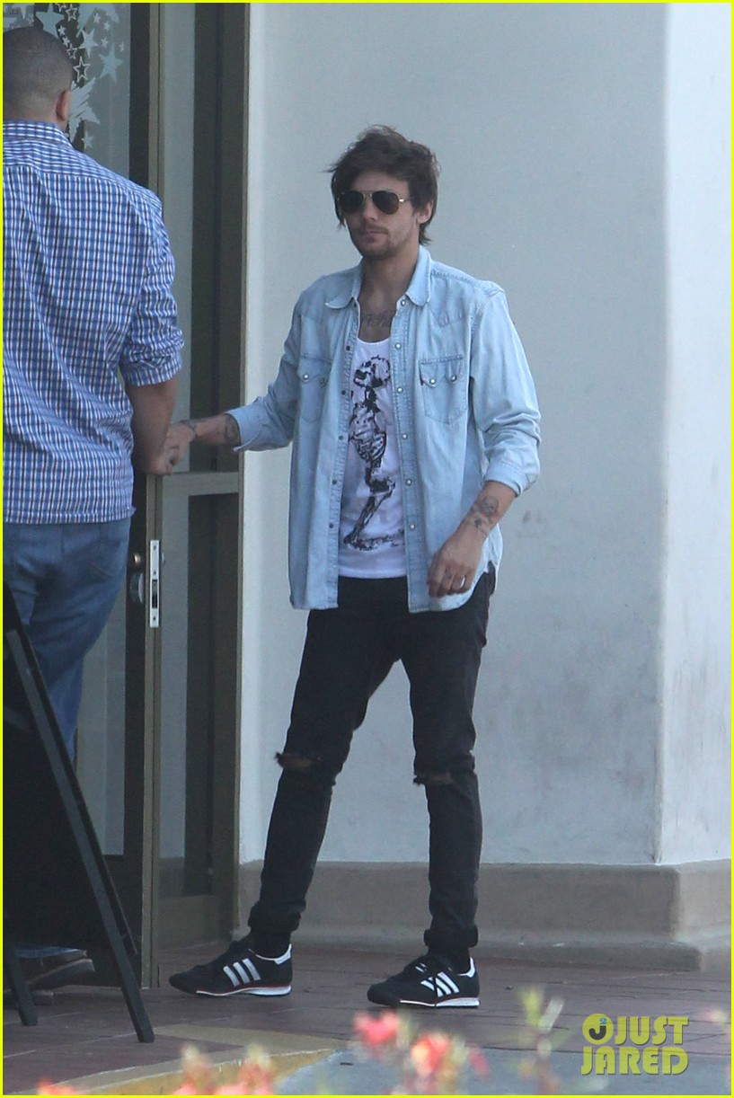 Louis Tomlinson's Mom Posts Adorable Photos of Freddie