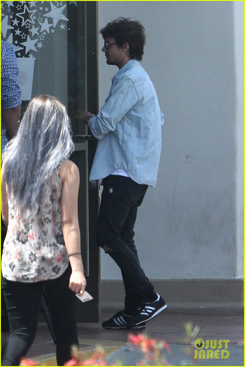 Louis Tomlinson's Mom Posts Adorable Photos of Freddie