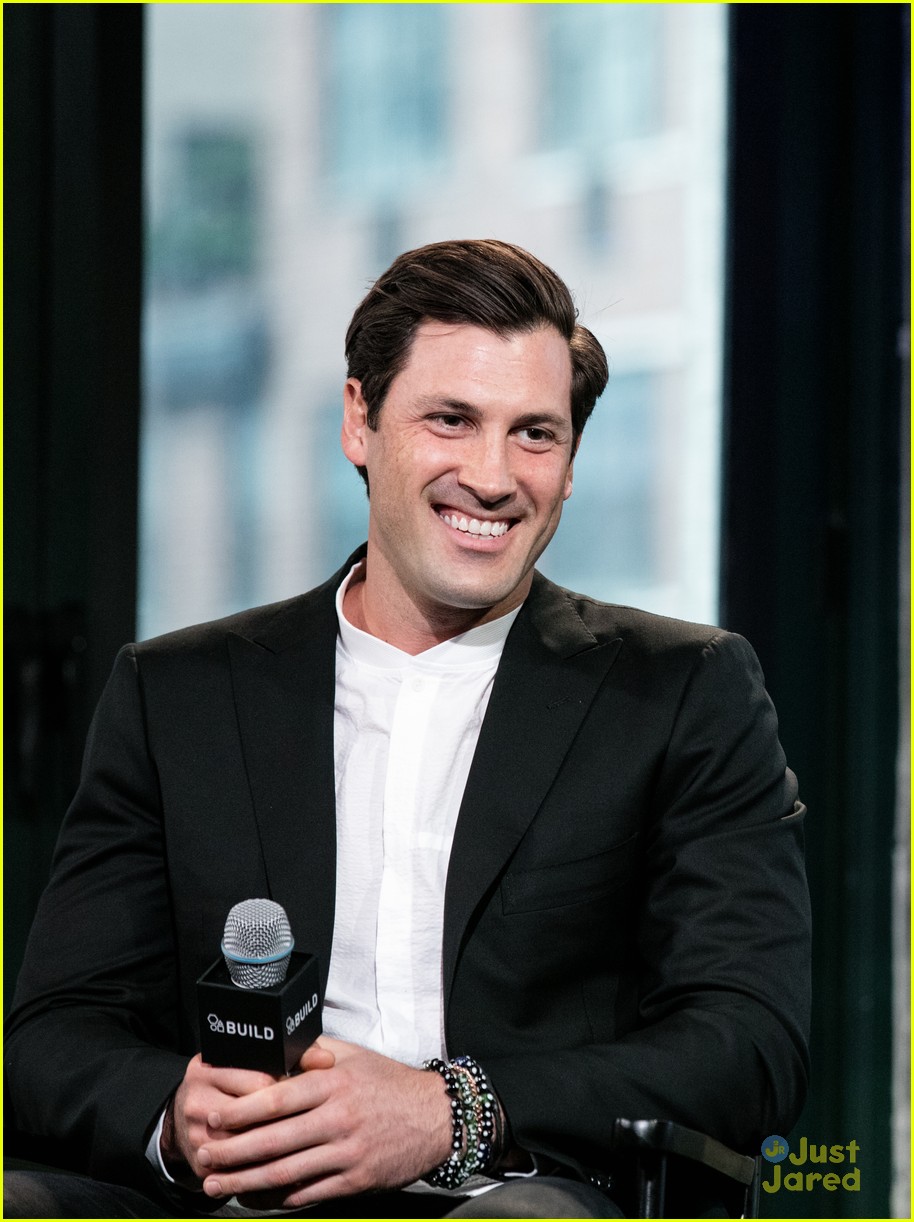 Maksim Chmerkovskiy Warns Against Doing Reality Television During AOL Build Visit