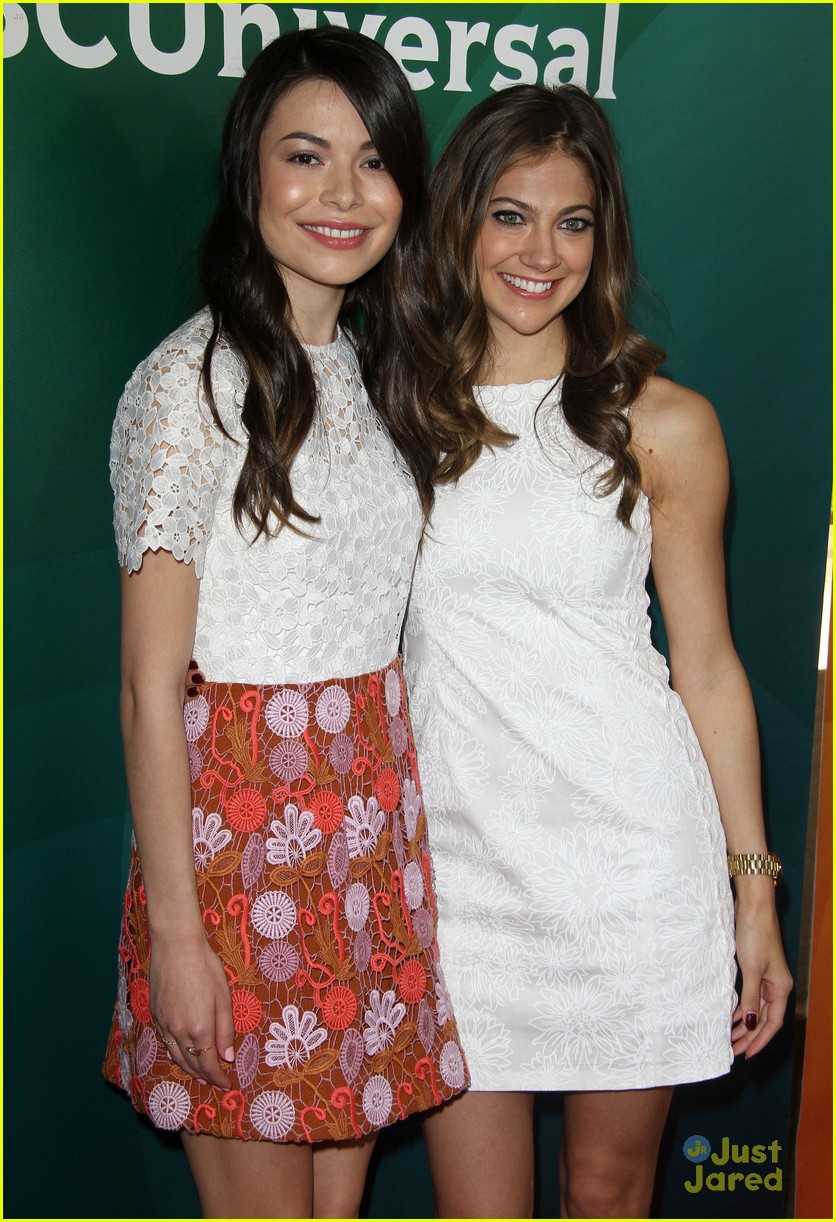Miranda Cosgrove Talks A Possible 'iCarly' Reboot & Has A Storyline All Planned Out