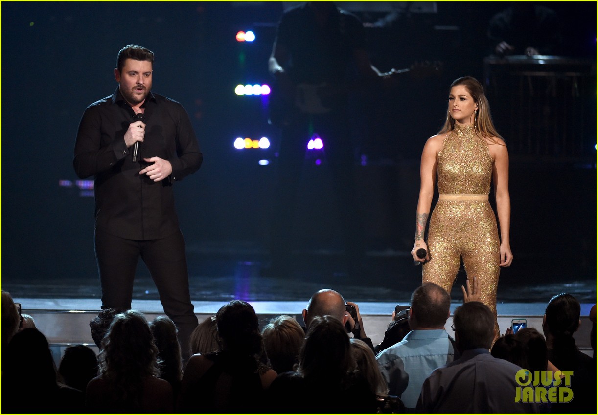Cassadee Pope Sings 'Think of You' with Chris Young at ACMs 2016 - Watch Now!