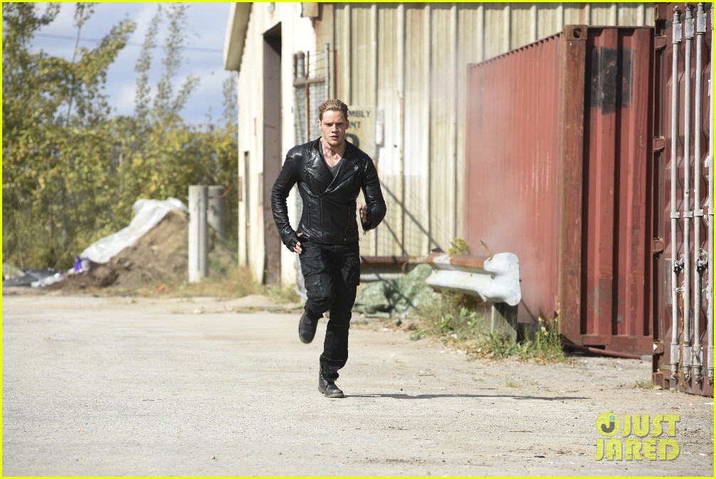 Alec Has to Deal With His Decision on Tonight's 'Shadowhunters' Spring Finale!