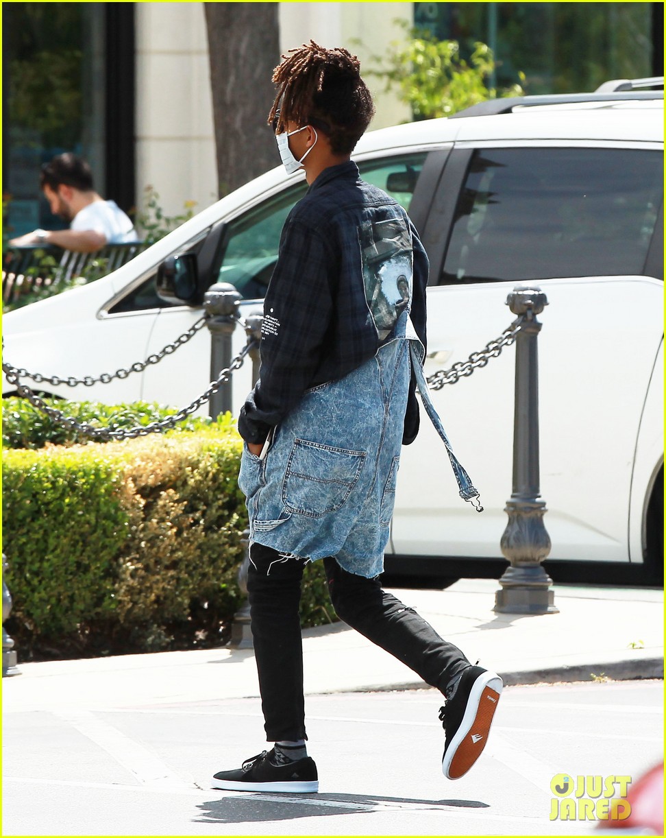 Jaden Smith Keeps His Face Covered with a Medical Mask