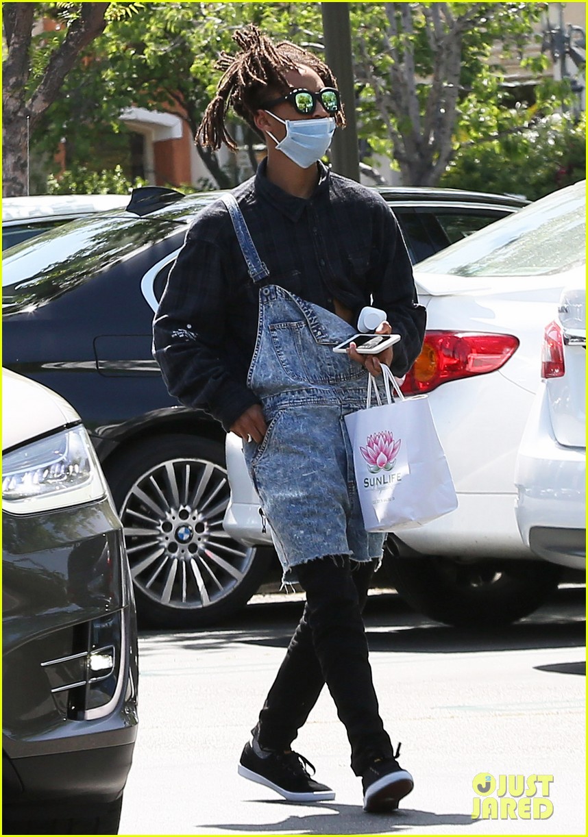 Jaden Smith Keeps His Face Covered with a Medical Mask