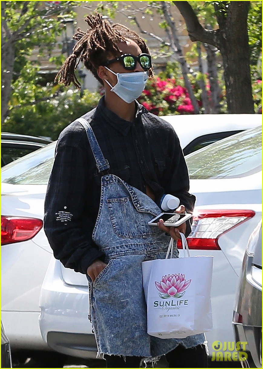 Jaden Smith Keeps His Face Covered with a Medical Mask