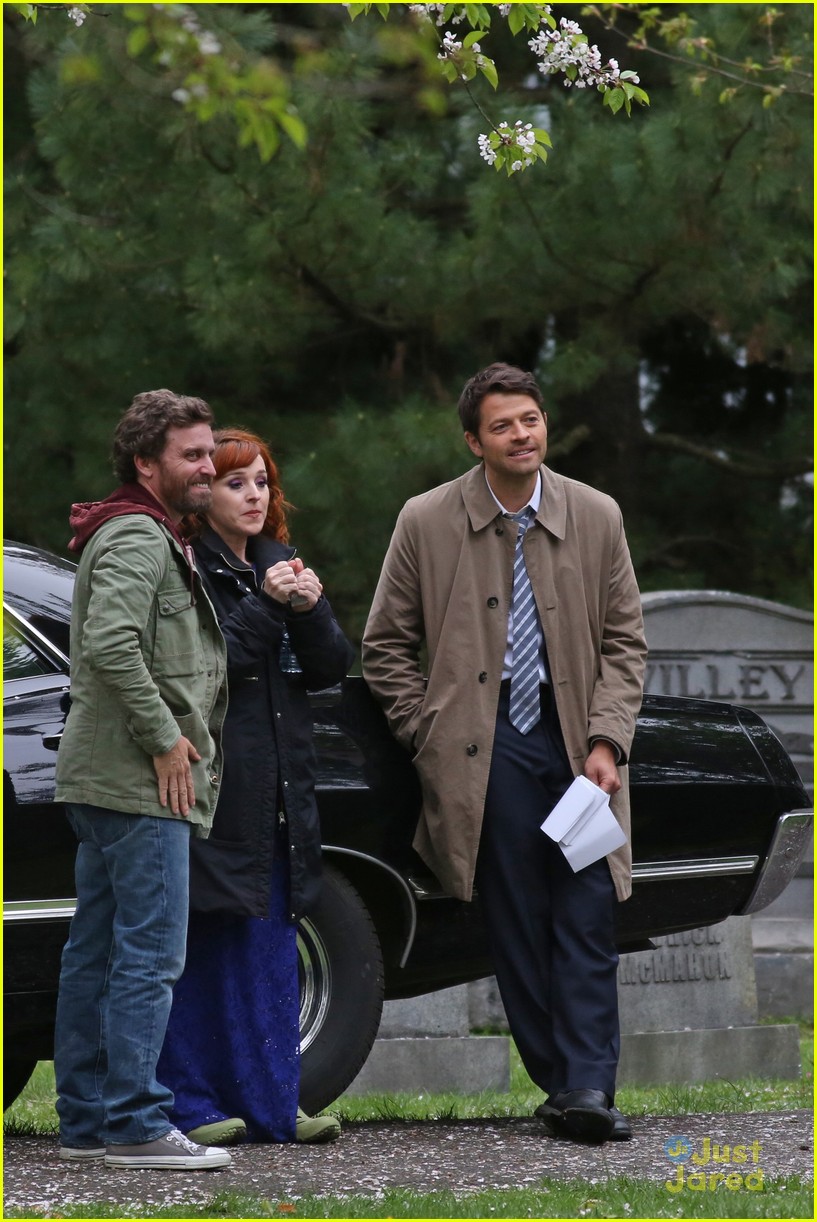 Jensen Ackles & Jared Padalecki Hug It Out on 'Supernatural' Set in Vancouver
