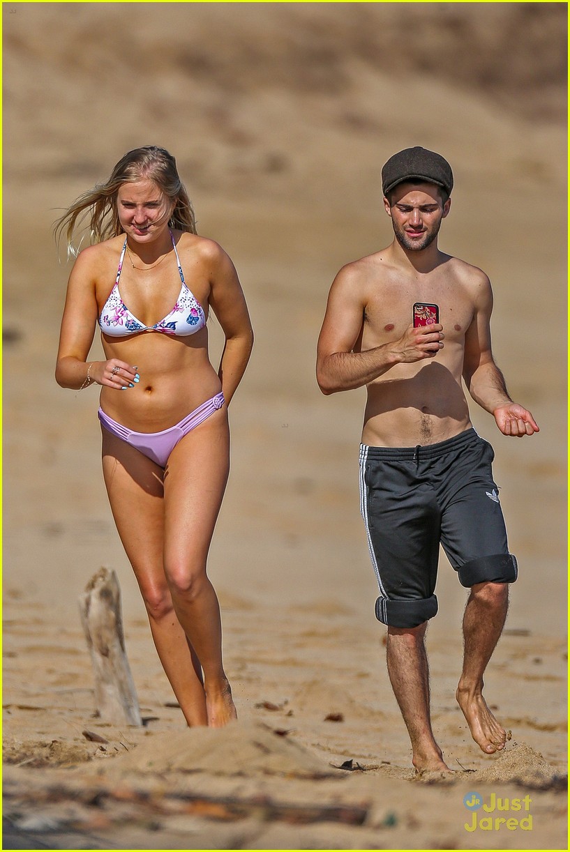 Veronica Dunne & Max Ehrich Have Fun on the Beach During Hawaiian Vacation