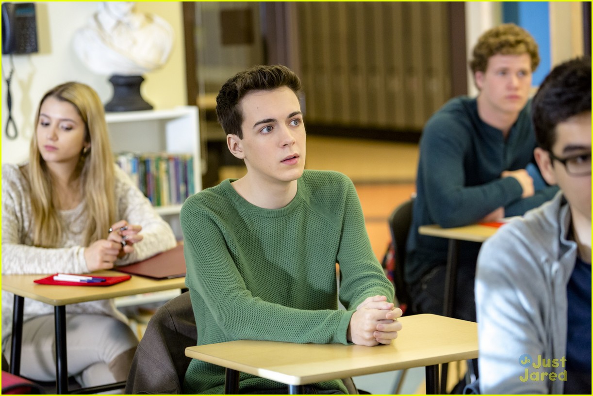 Bailee Madison Goes To Prom In Hallmark Channel's 'Date With Love'