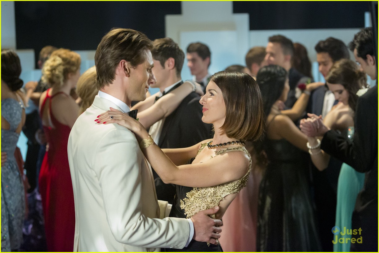 Bailee Madison Goes To Prom In Hallmark Channel's 'Date With Love'