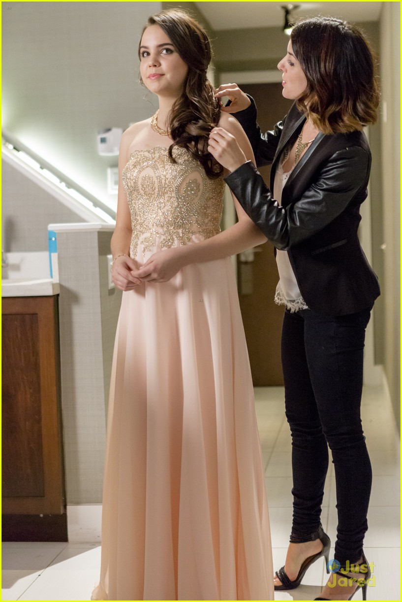 Bailee Madison Goes To Prom In Hallmark Channel's 'Date With Love'