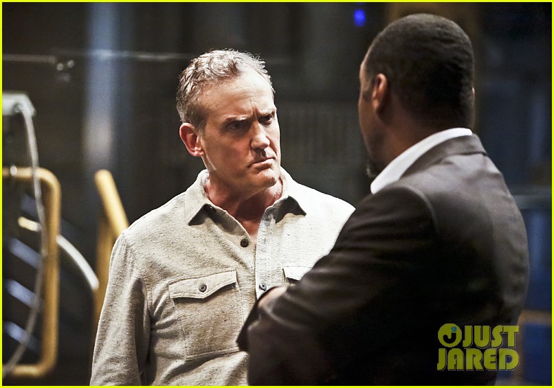 Barry Puts Himself in Danger on Tonight's 'The Flash'