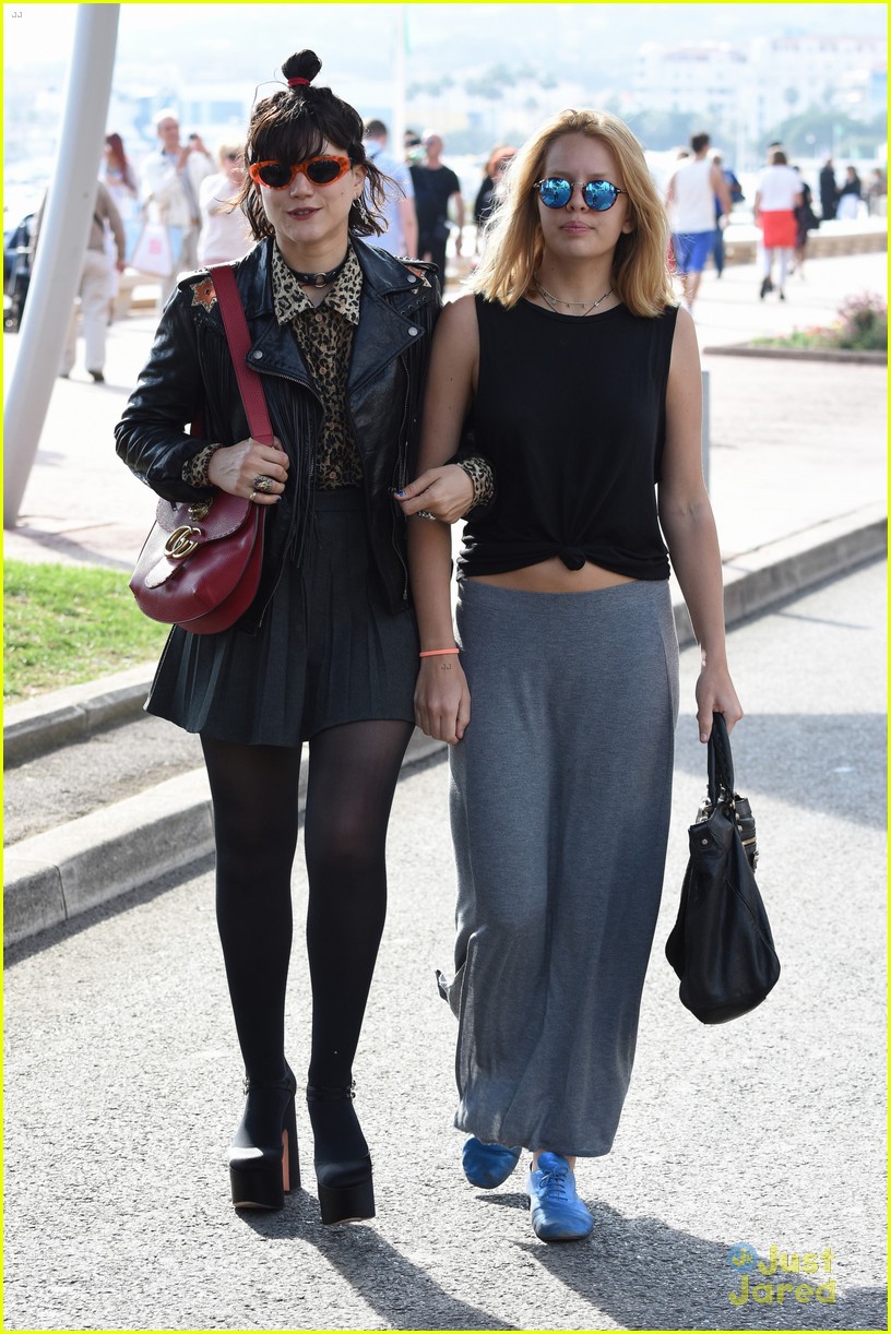 Kristen Stewart Holds Hands With Alicia Cargile at Cannes 2016 Party