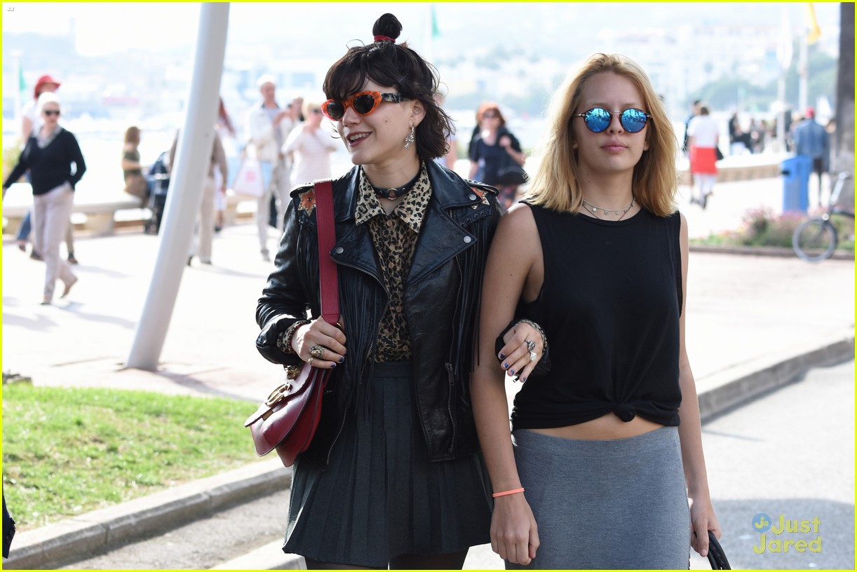 Kristen Stewart Holds Hands With Alicia Cargile at Cannes 2016 Party